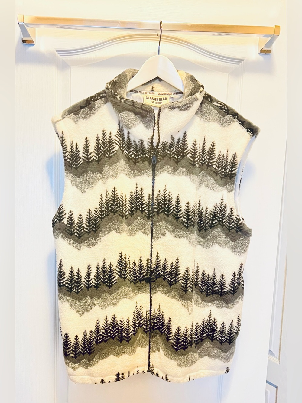 Glacier Gear Outdoor Scenic Fleece Vest - Tree & Mountain Print